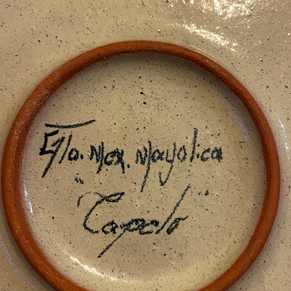 Vintage CAPELO Mexico Majolica Wall Plate Hand painted Lilly flowers 9” - Picture 4 of 5